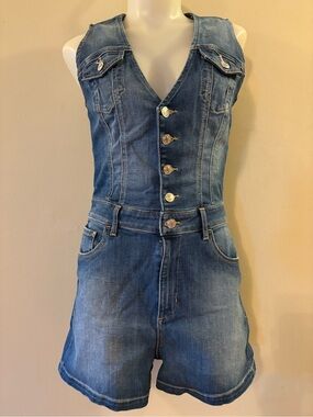 GUESS Medium Blue Denim Short Overalls Romper, Sz M, fit small.